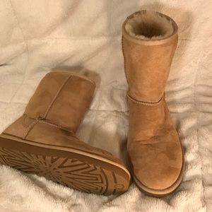UGG Classic II Short Boot